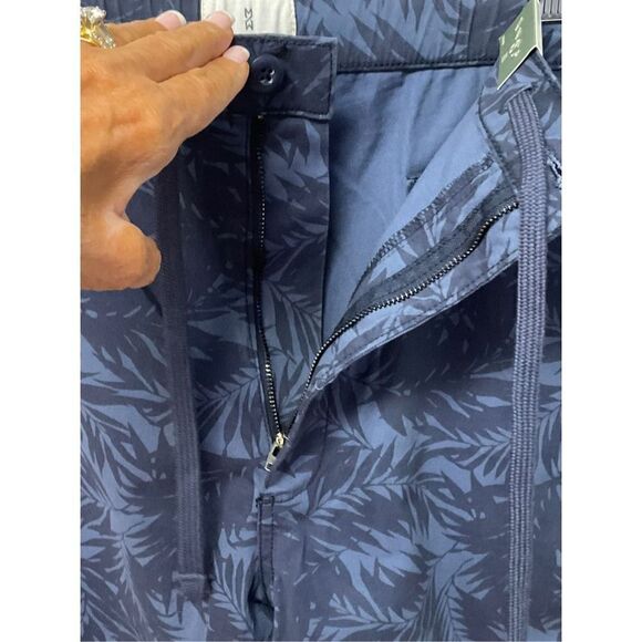 Mutual Weave Men’s Blue Tropical Chino Shorts - Picture 5 of 8